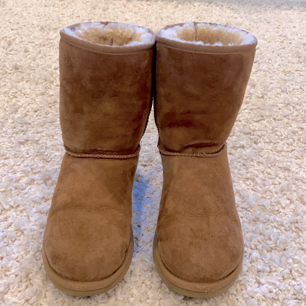 Ugg Boot Classic Short Size 6 In Camel - image 1